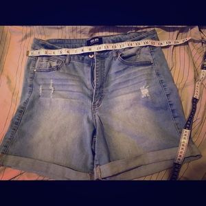 Cute jean shorts 🩳